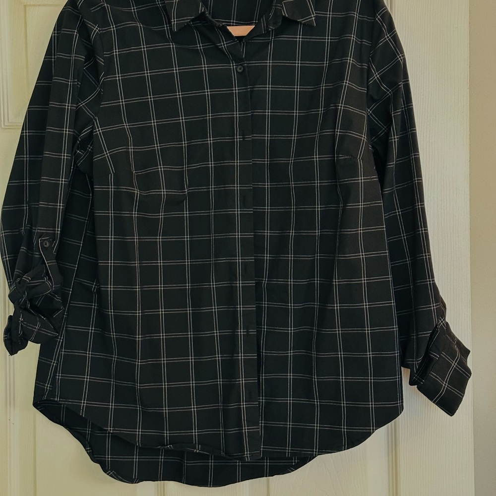 💕🌈💕🥰Apt 9 Women’s Large Button down Black Top